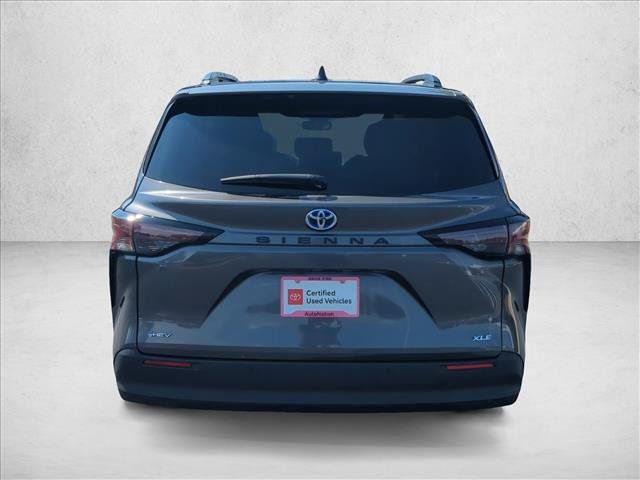 Used 2025 Toyota Sienna XLE FWD image 7