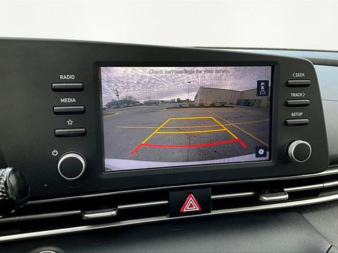 Used 2022 Hyundai Elantra SEL w/ Cargo Package image 21