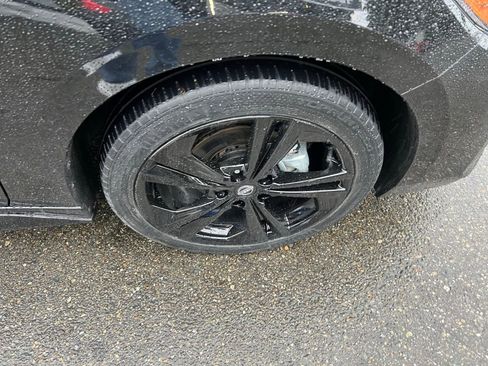 Used 2025 Nissan Sentra SR image 13