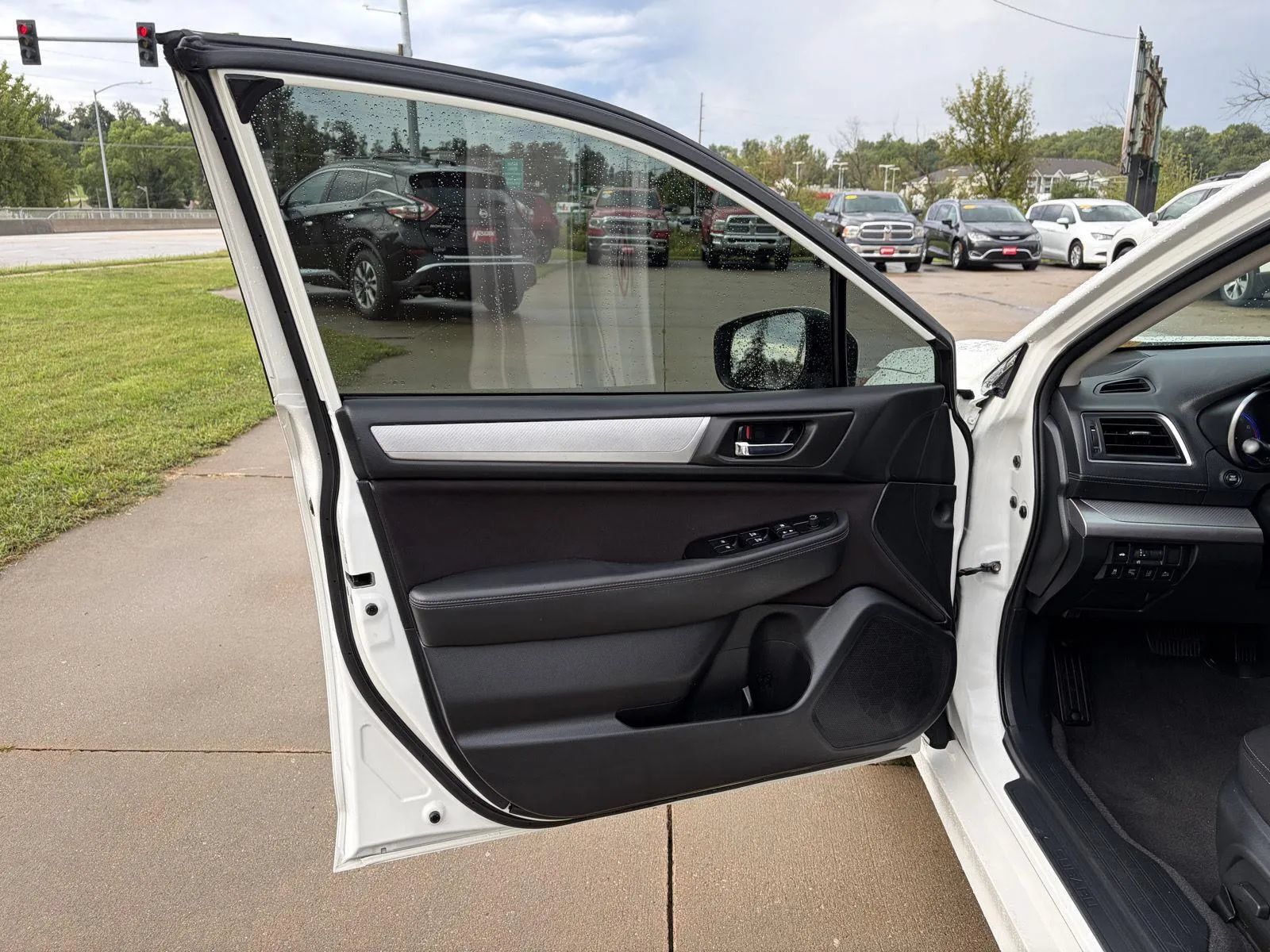 Used 2018 Subaru Legacy 2.5i Premium w/ Eyesight & BSD & Rcta & HBA AWD/4WD image 10