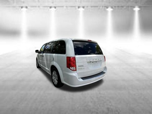 Used 2019 Dodge Grand Caravan SE FWD image 5
