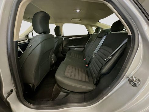 Used 2017 Ford Fusion SE image 27