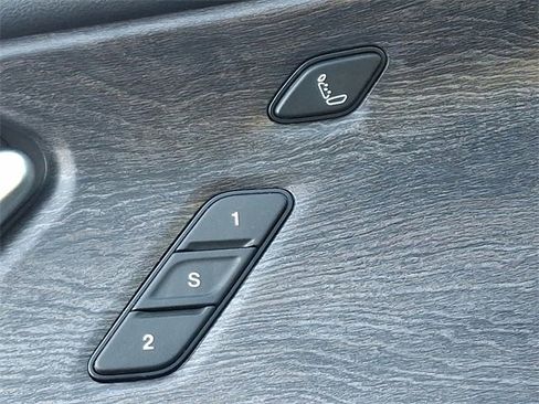 Used 2023 Jeep Grand Cherokee Overland w/ Luxury Tech Group IV image 28