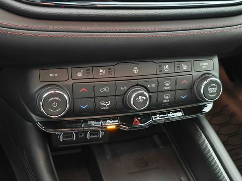 Used 2021 Dodge Durango R/T w/ Blacktop Package AWD/4WD image 38