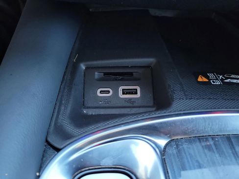 Used 2024 Buick Enclave Premium image 31