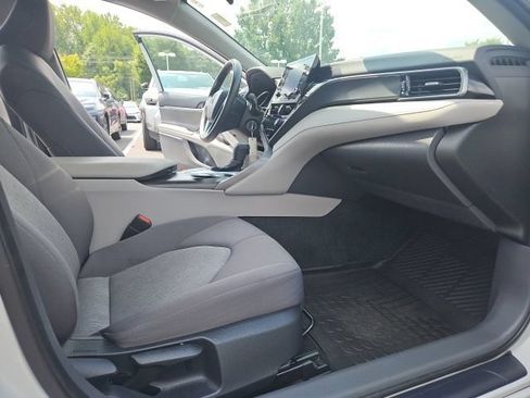 Used 2024 Toyota Camry LE FWD image 17
