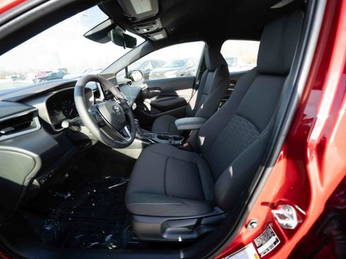 Used 2025 Toyota Corolla SE w/ SE Package image 9