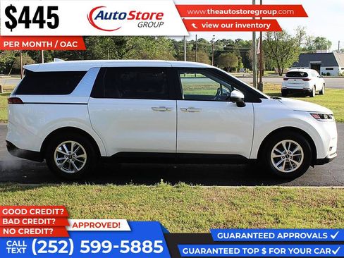 Used 2023 Kia Carnival LX FWD image 5
