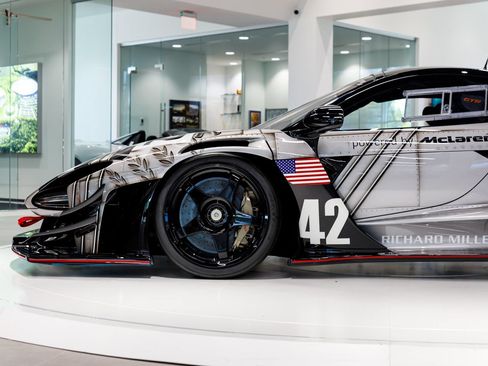 Used 2020 McLaren Senna RWD image 10