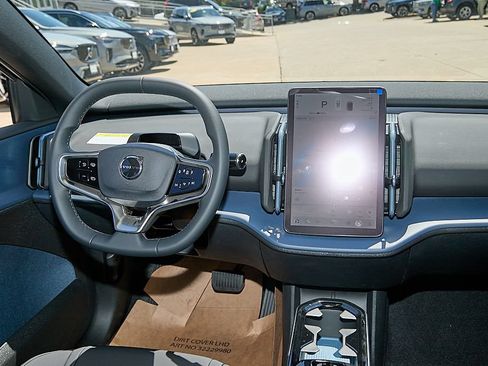 New 2026 Volvo EX30 Plus AWD/4WD image 23