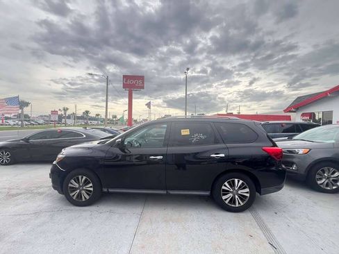 Used 2020 Nissan Pathfinder SL FWD image 6