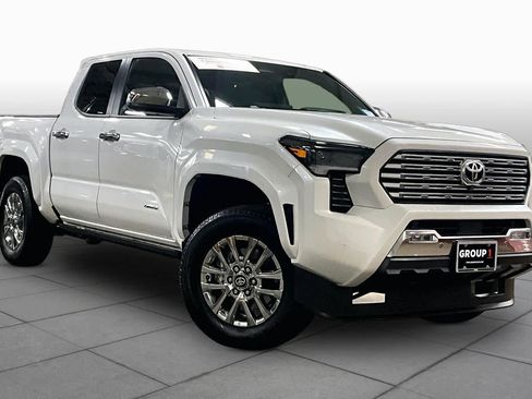 Used 2025 Toyota Tacoma Limited AWD/4WD image 3