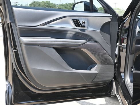 Used 2024 Cadillac Lyriq Tech RWD image 19