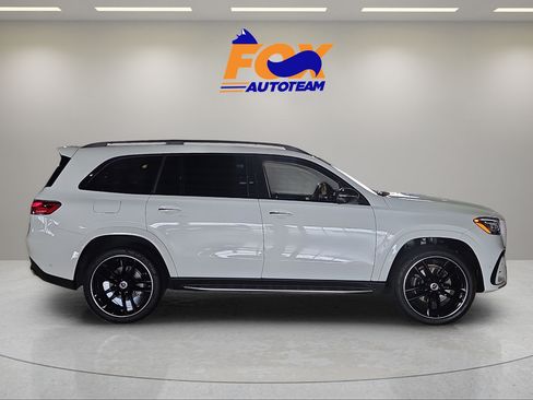 Used 2024 Mercedes-Benz GLS 580 4MATIC image 5