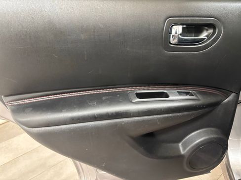 Used 2011 Nissan Rogue SV w/ SL Pkg image 17