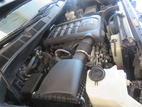 Used 2017 Toyota Sequoia Platinum RWD image 75