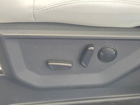 Used 2025 Ford Expedition Platinum image 14