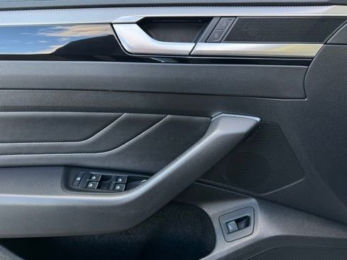 Used 2023 Volkswagen Arteon SE image 11