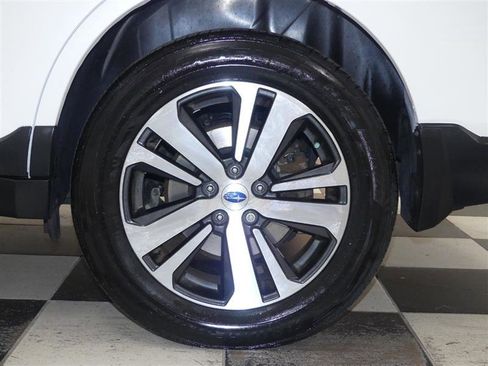 Used 2019 Subaru Outback 2.5i Limited w/ Popular Package #2 image 35