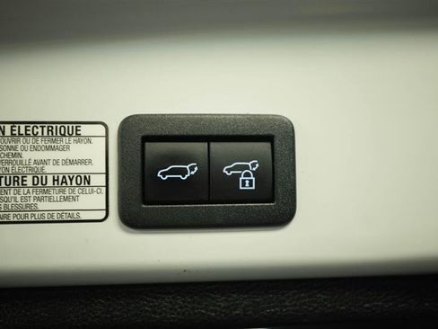 Used 2023 Toyota Corolla Cross XLE w/ Convenience Package FWD image 8