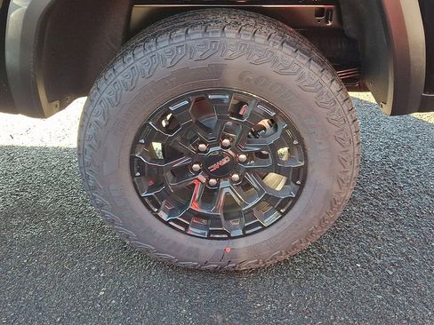 New 2026 GMC Canyon Elevation w/ Convenience Package image 5