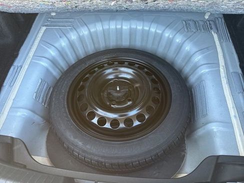 Used 2024 Chevrolet Malibu LT image 38