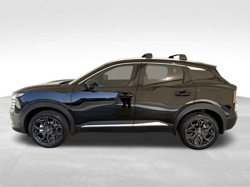 Used 2025 Nissan Kicks SR FWD image 10