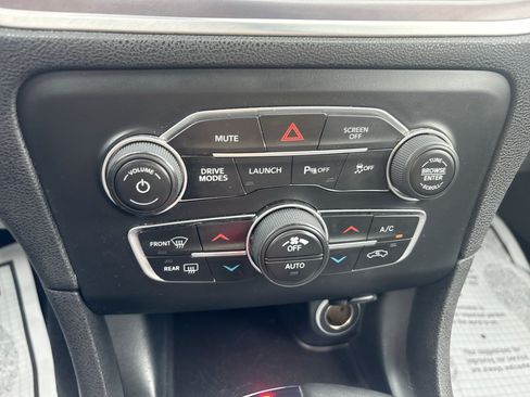 Used 2019 Dodge Charger Scat Pack w/ Dynamics Package RWD image 16