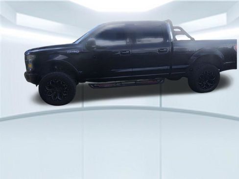Used 2017 Ford F150 XLT w/ Equipment Group 301A Mid AWD/4WD image 7