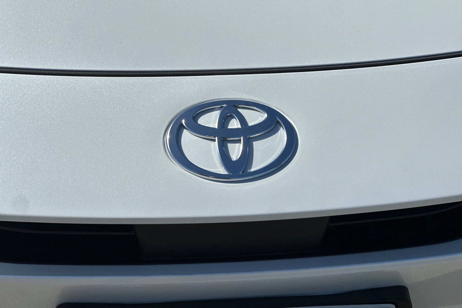 Certified 2026 Toyota Prius Plug-In Hybrid FWD image 47