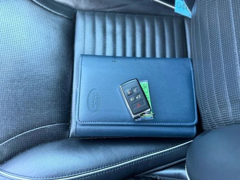 Used 2018 Land Rover Discovery HSE Luxury image 41