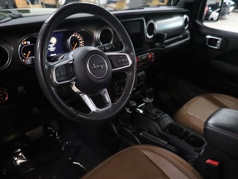 Used 2023 Jeep Gladiator Rubicon AWD/4WD image 10