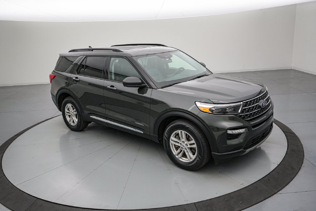 Certified 2023 Ford Explorer XLT w/ Equipment Group 202A AWD/4WD image 2