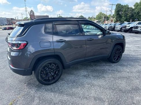 Used 2023 Jeep Compass Latitude w/ Sun and Sound Group AWD/4WD image 6