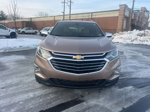 Used 2019 Chevrolet Equinox Premier image 2
