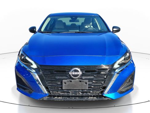 Certified 2025 Nissan Altima 2.5 SV FWD image 2