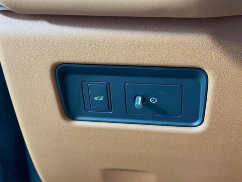 New 2026 Jaguar F-PACE SVR image 10