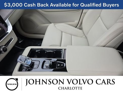New 2026 Volvo XC90 B6 Ultra w/ Protection Package image 28