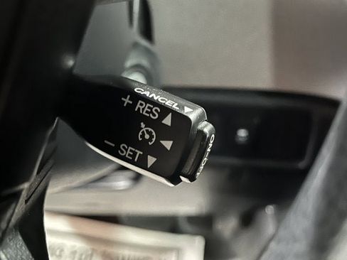 Used 2012 Toyota Tundra 4x4 Double Cab w/ Tow Pkg image 34