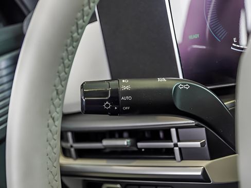 Certified 2025 Hyundai Santa Fe SEL FWD image 19