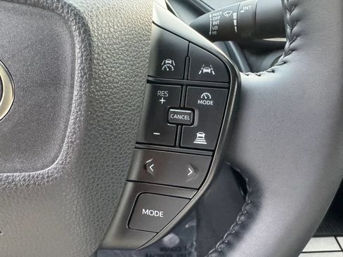 Used 2026 Toyota Prius LE FWD image 17