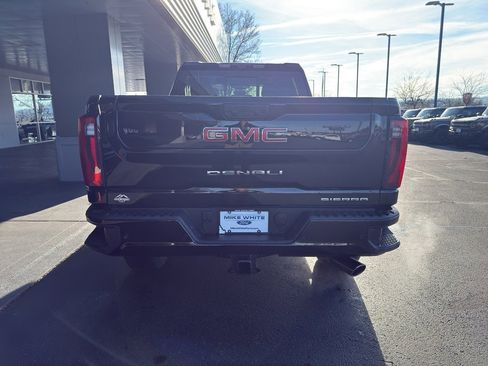 Used 2025 GMC Sierra 2500 Denali w/ Denali Reserve Package image 5