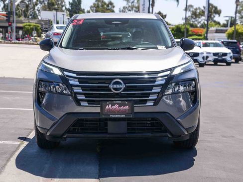 Used 2024 Nissan Rogue S FWD image 2