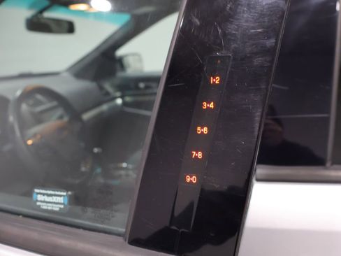 Used 2018 Ford Explorer XLT image 10