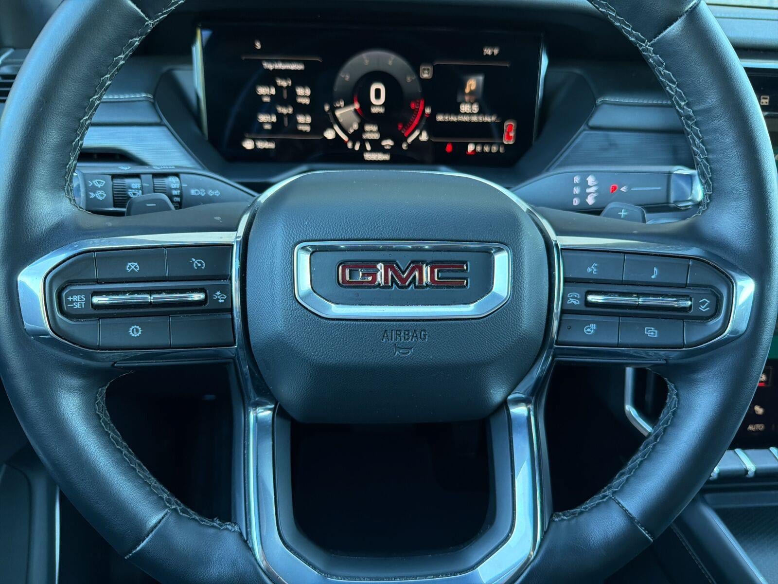 Used 2026 GMC Acadia Elevation w/ Elevation Premium Package FWD image 13