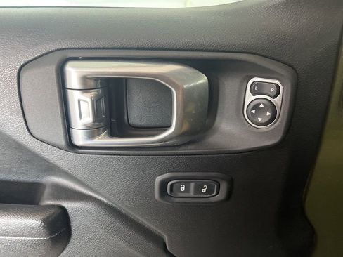 Used 2023 Jeep Gladiator Sport AWD/4WD image 49