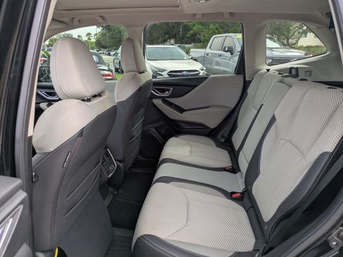 Used 2019 Subaru Forester Premium AWD/4WD image 13