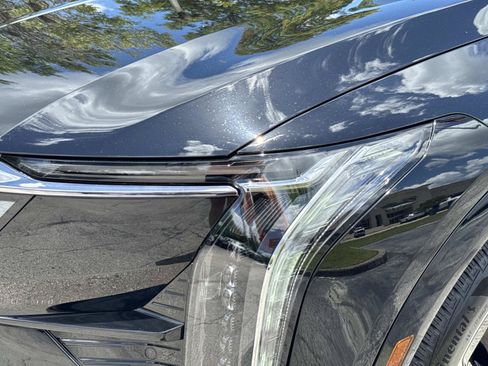 Certified 2025 Cadillac Optiq Sport 2 AWD/4WD image 9