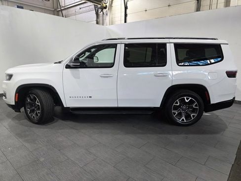 Used 2023 Jeep Wagoneer Series III w/ Preferred Equipment Group image 2