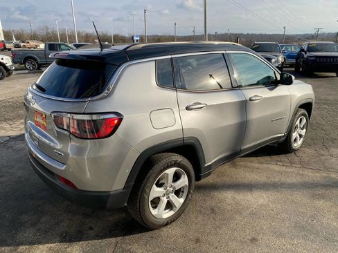 Used 2018 Jeep Compass Latitude w/ Popular Equipment Group AWD/4WD image 6